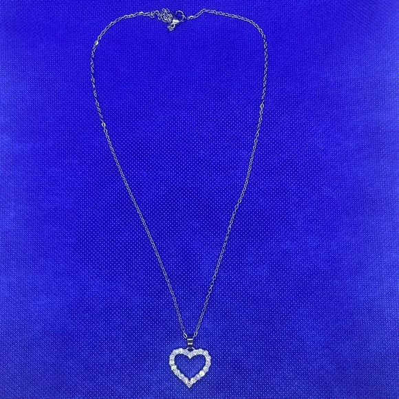 New sparkly open heart necklace silver chain beautiful Valentines Day gift - Picture 5 of 5